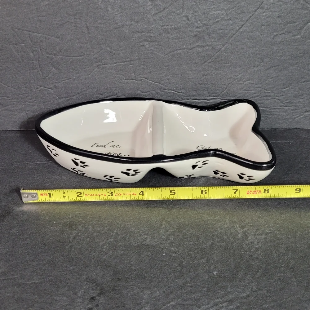 Sassy Cat Divided Pet Dish Fish Shaped NWOT